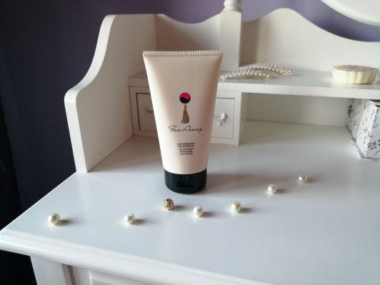 Perfumowany balsam do ciała Avon Far Away