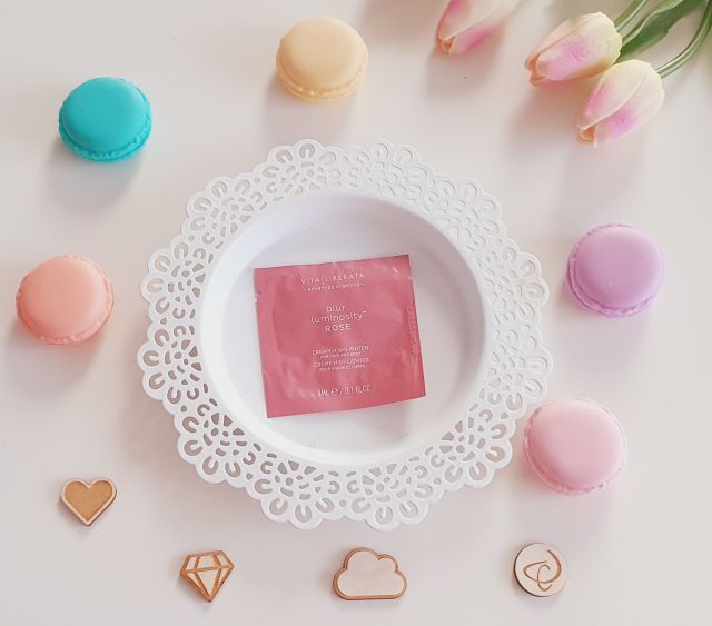 Vita Liberata Rozświetlacz do twarzy i ciała, Kremowy, Blur Luminosity Rose