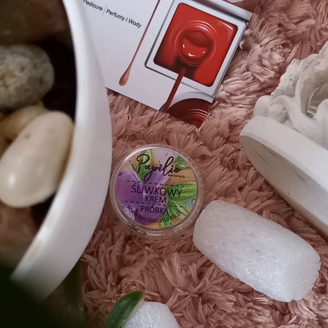 Papilio Naturals Krem do twarzy, Śliwkowy, Cera normalna, tłusta i mieszana