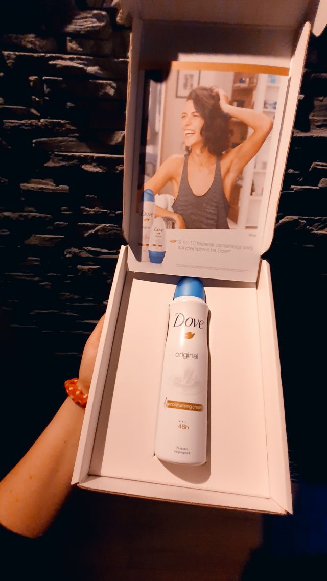 Dove Antyperspirant w sprayu, Original