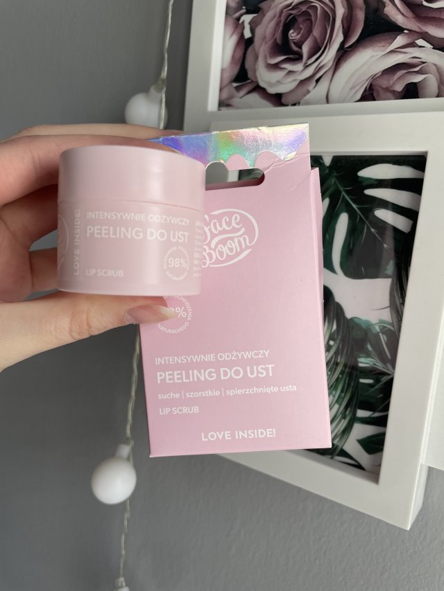 FaceBoom Peeling do ust, Intensywnie odżywczy, Suche, szorstkie i spierzchnięte usta, Love Inside!