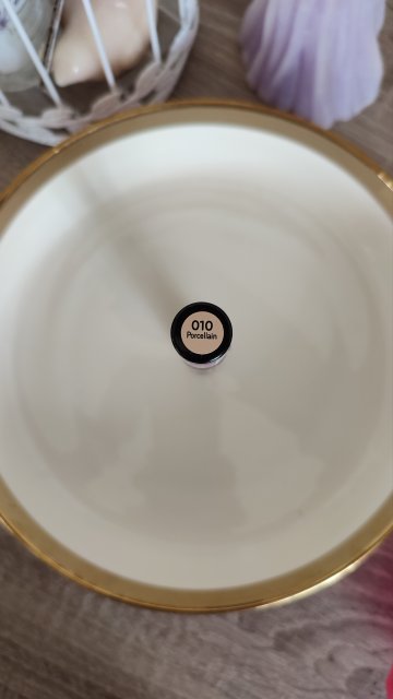 Catrice Liquid Camouflage, Korektor w płynie, nr 010 Porcellain