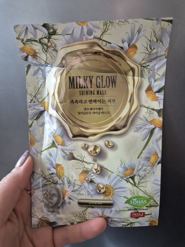 Denkowanie część druga :) Maj: Kwitnący Maj- zużywamy kosmetyki kwiatowe, roślinne, aloesowe, z kwiatami na opakowaniach i pachnące kwiatami🌸🌱🪻