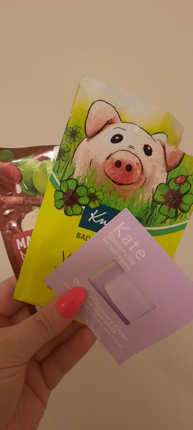 akcja denkowanie! grudzień - kosmetyki w świątecznych opakowaniach i świątecznych kolorach 🎄❄️⛄🎀🎁🎅