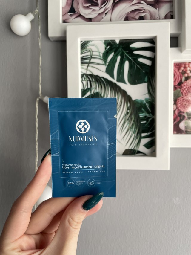 Nudmuses Krem do twarzy, Hydrating Ritual, Lekki, Nawilżający, Brown Alga & Green Tea