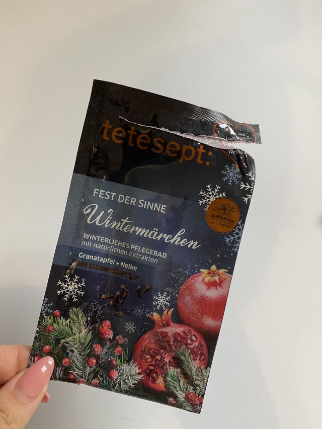 akcja denkowanie! grudzień - kosmetyki w świątecznych opakowaniach i świątecznych kolorach 🎄❄️⛄🎀🎁🎅