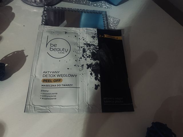 Maseczka aktywny detox węglowy