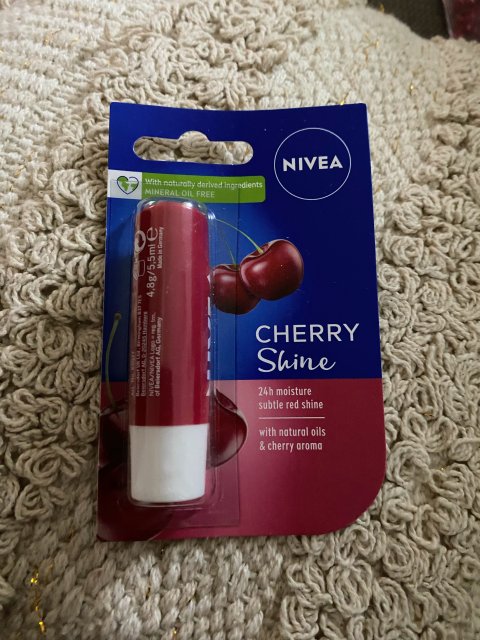 Nivea Pomadka do ust, Fruity Shine, Cherry