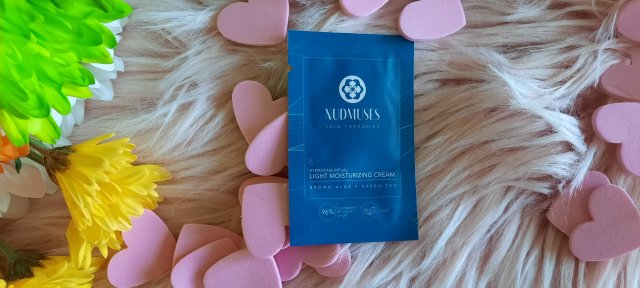 Nudmuses Krem do twarzy, Hydrating Ritual, Lekki, Nawilżający, Brown Alga & Green Tea