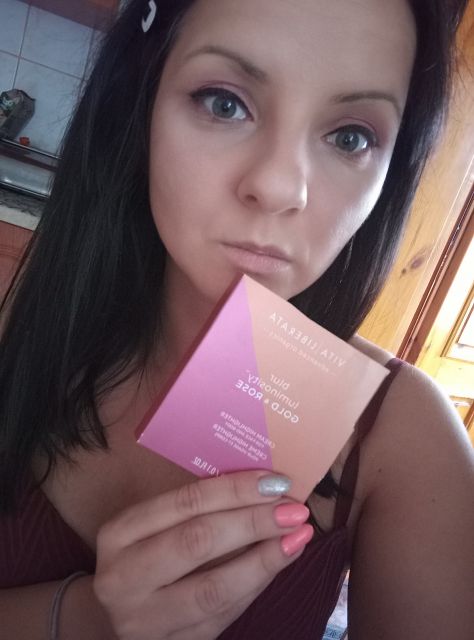 Vita Liberata Rozświetlacz do twarzy i ciała, Kremowy, Blur Luminosity Rose