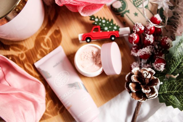 FaceBoom Peeling do ust, Intensywnie odżywczy, Suche, szorstkie i spierzchnięte usta, Love Inside!