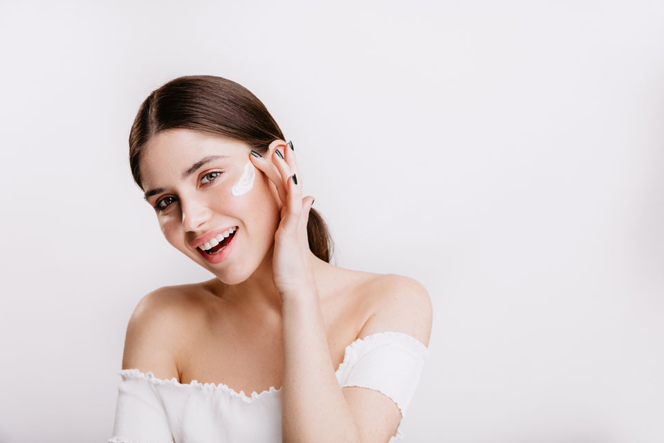 infoblog dresscloud Ultralekki krem na dzień z filtrem SPF Jeju Fresh Aloe Sun Gel SPF50+ PA++++ - musisz go mieć w swojej kosmetyczce!