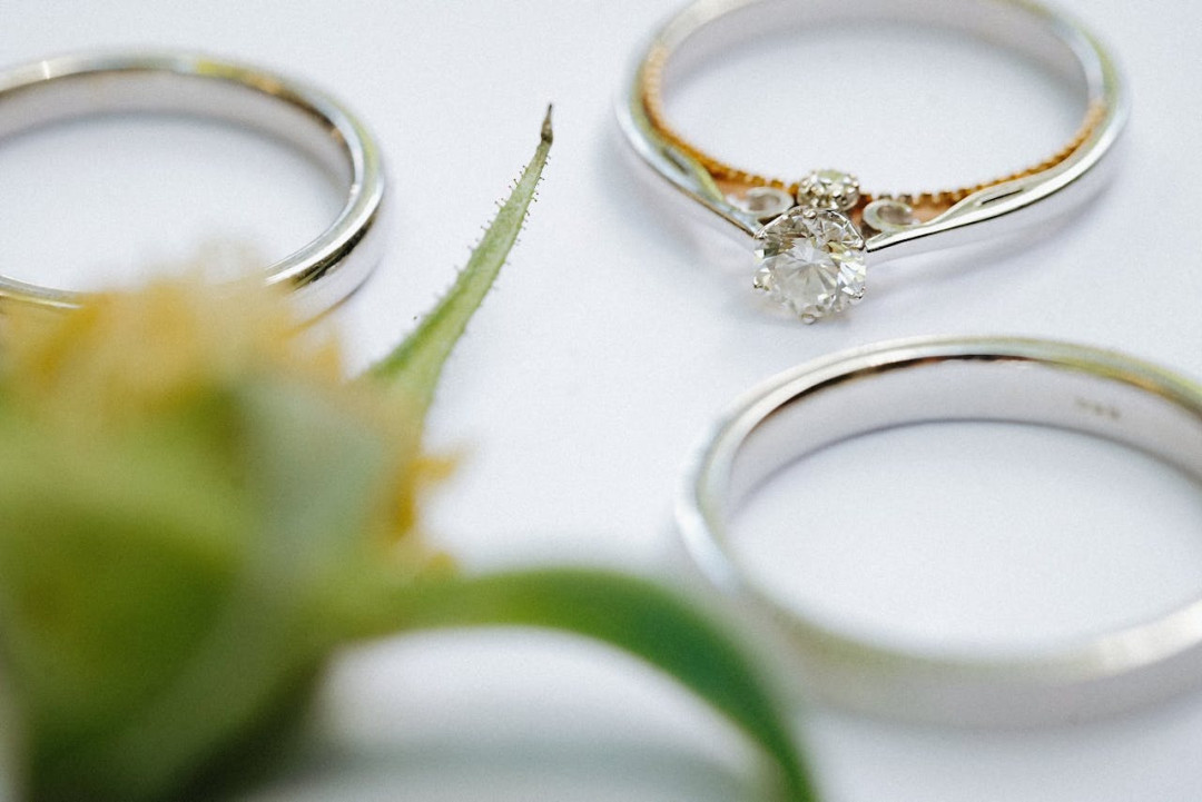 pierścionki z białego złota