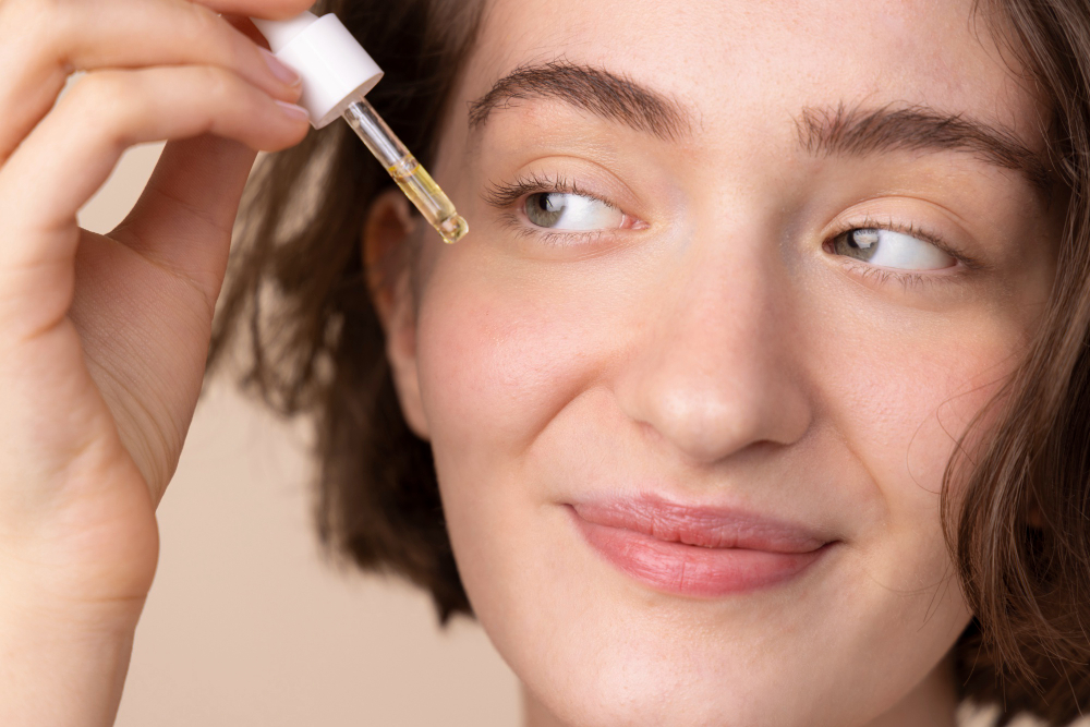 infoblog dresscloud Retinal a retinol? Czym się różnią i kiedy je stosować?