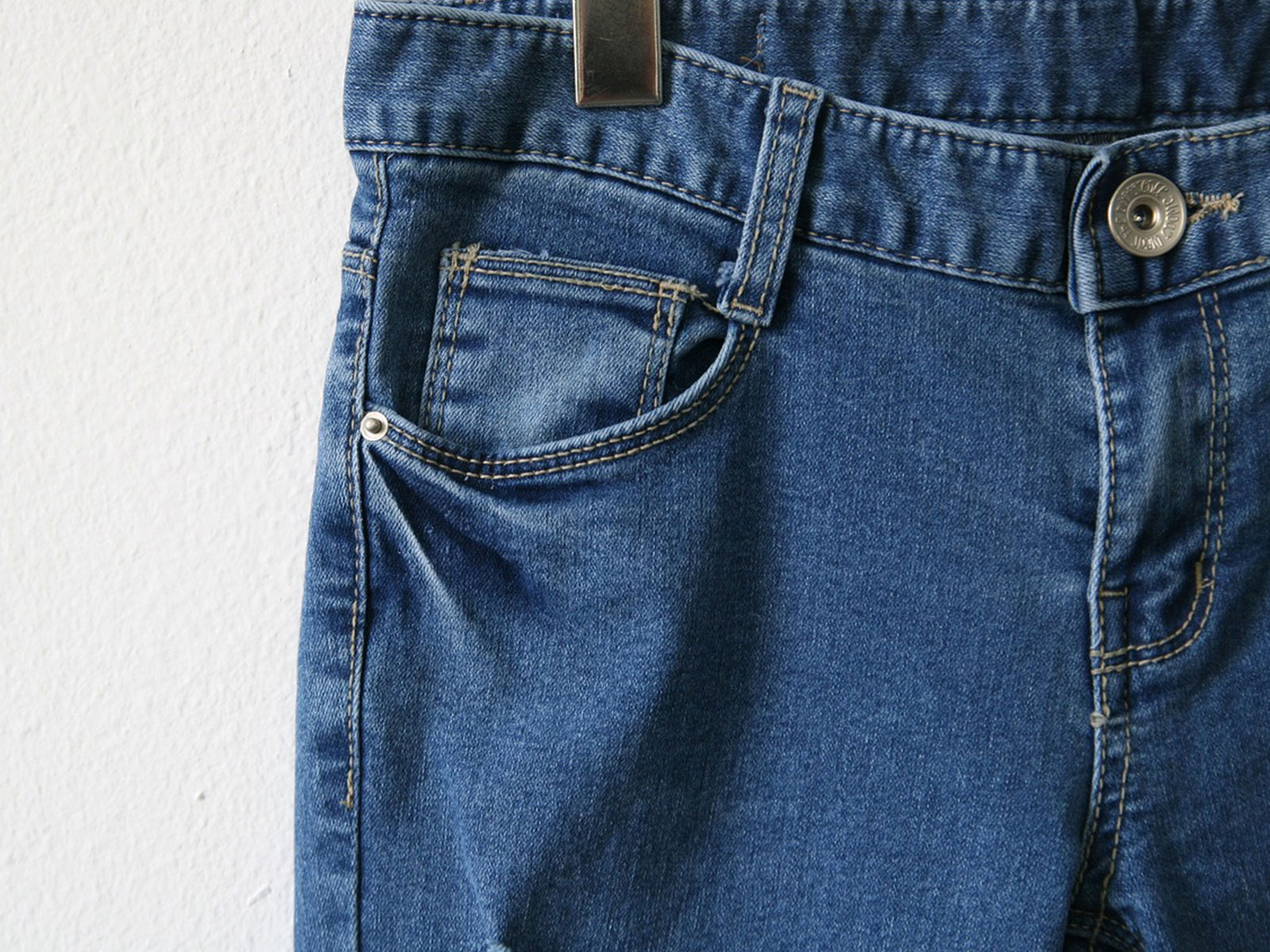 infoblog dresscloud Gdzie ubrać szerokie jeansy damskie?