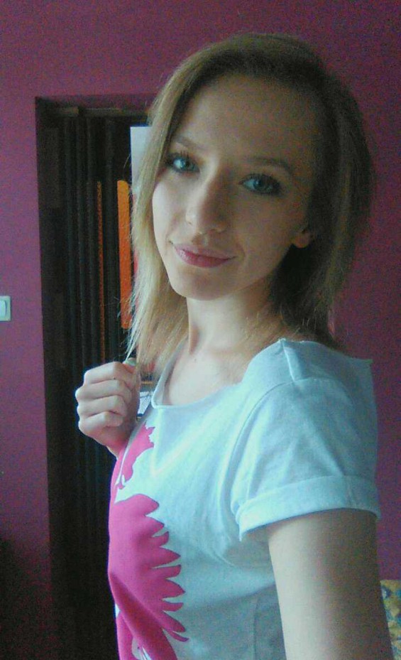 w makijażu i bez...