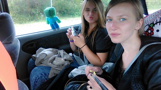 w makijażu i bez...