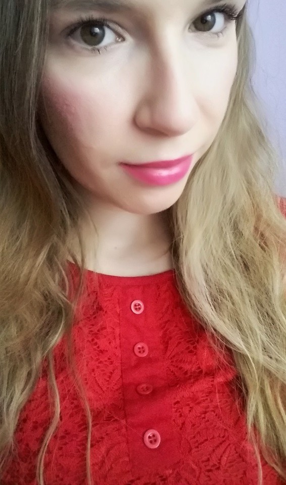 w makijażu i bez...