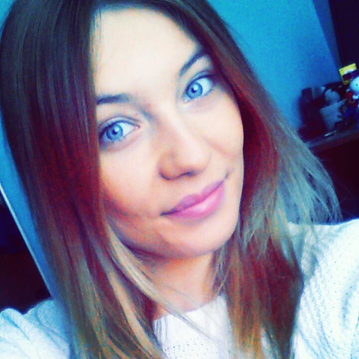 w makijażu i bez...