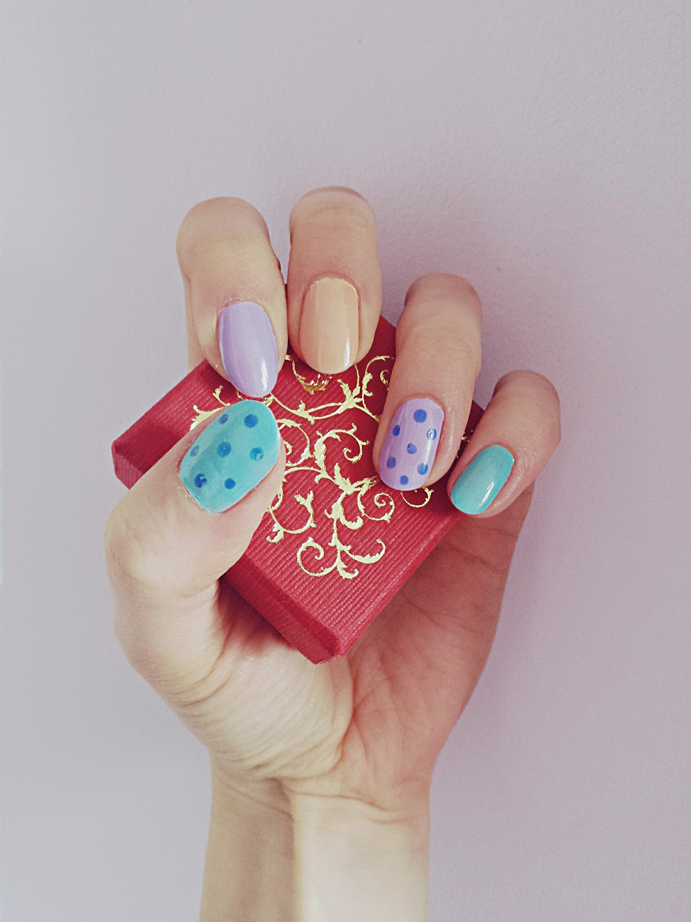 Pokaż swoje paznokcie