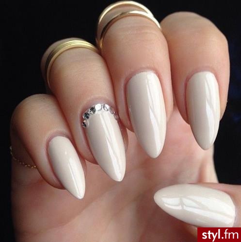 Paznokcie ślubne jakie pomocy 