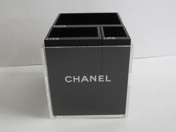 W czym trzymacie pędzle?