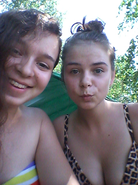 w makijażu i bez...