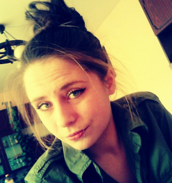 w makijażu i bez...