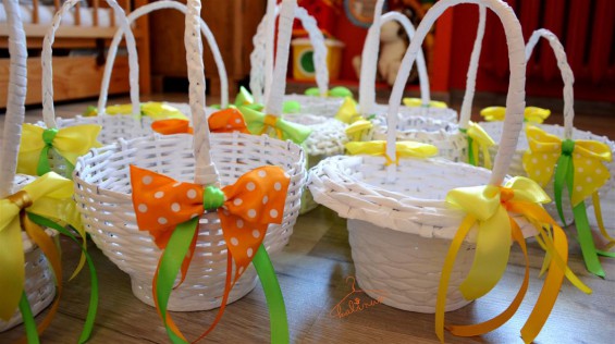 DIY koszyczki na święconkę z papierowej wikliny