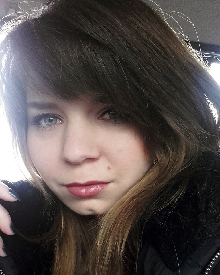 w makijażu i bez...