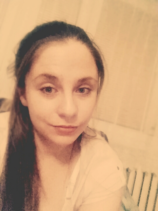 w makijażu i bez...