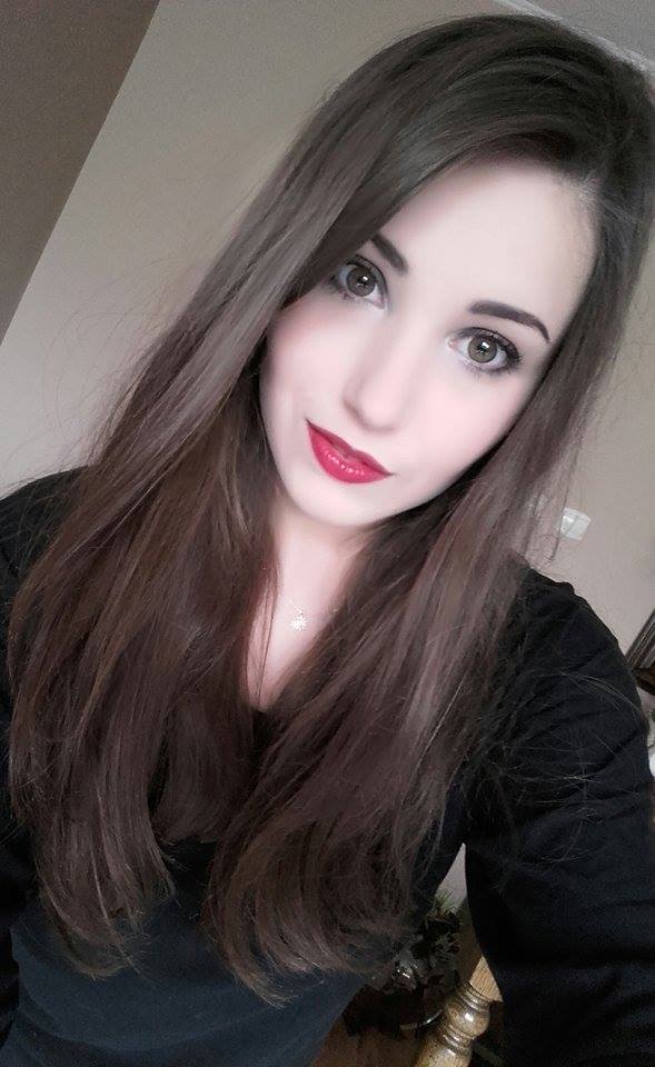 w makijażu i bez...