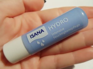 kosmetyki blyszczyki szminki pomadki isana