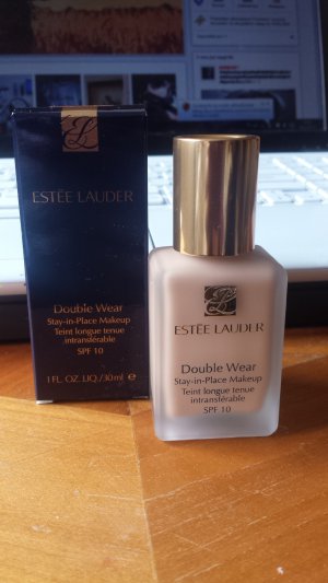 kosmetyki podklady estee lauder