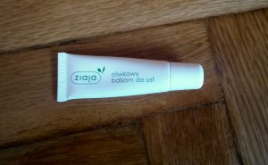 Ziaja Balsam do ust, Oliwkowy