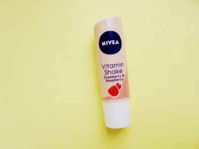 kosmetyki blyszczyki szminki pomadki nivea