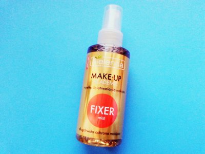 kosmetyki fixery avon