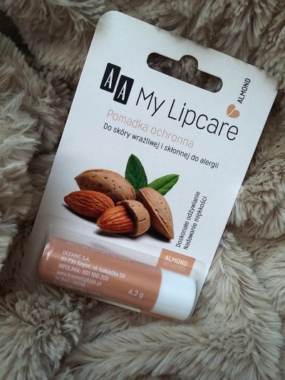 kosmetyki blyszczyki szminki pomadki aa