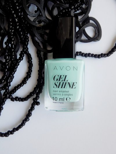 kosmetyki lakiery do paznokci avon