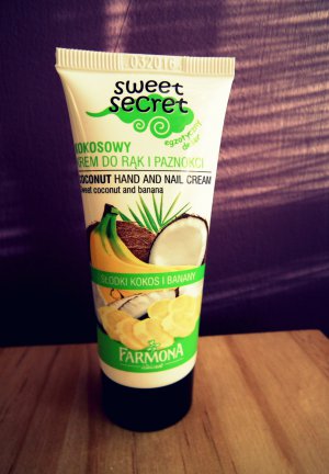 Farmona Sweet Secret, Krem do rąk i paznokci, Słodki kokos i banan