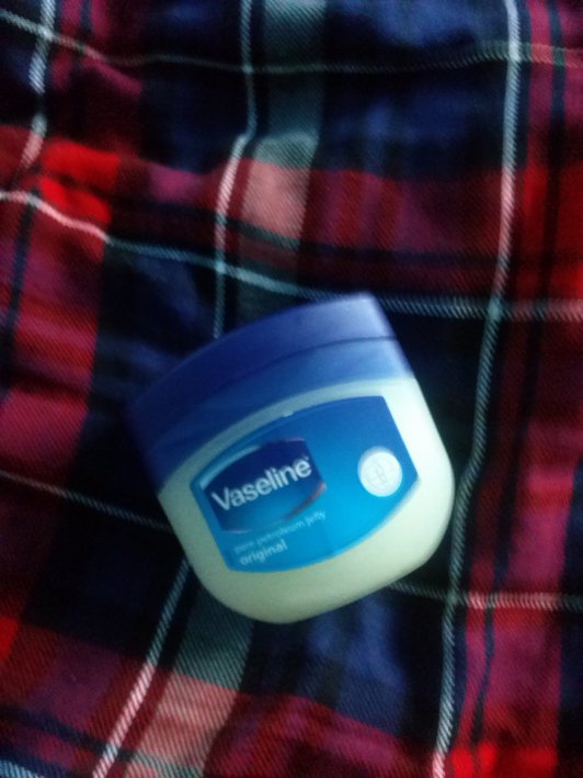 kosmetyki blyszczyki szminki pomadki