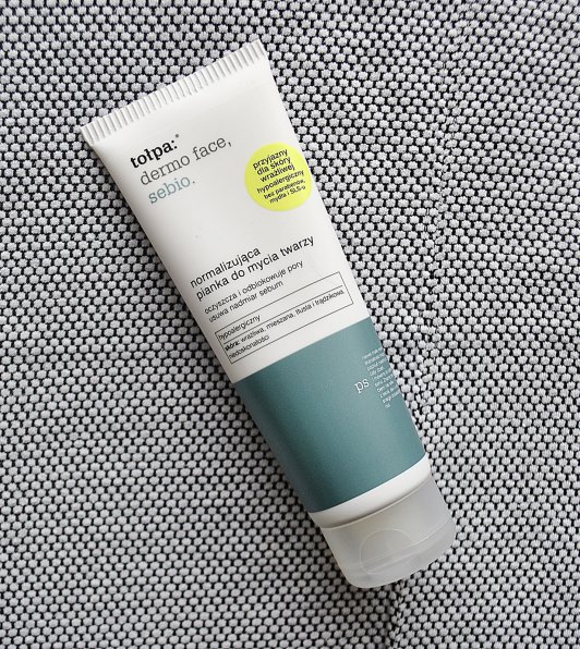 kosmetyki zele pianki do oczyszczania twarzy fa