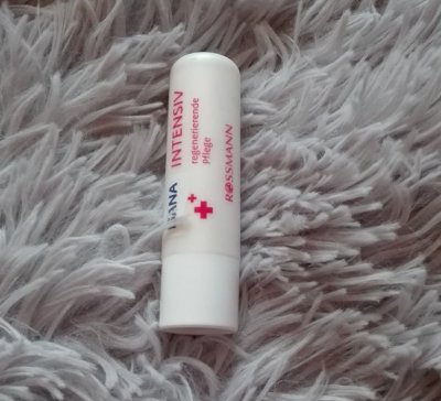 kosmetyki blyszczyki szminki pomadki