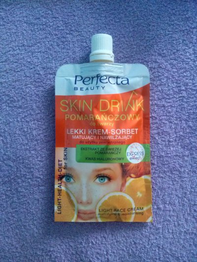 kosmetyki kremy do twarzy na dzien