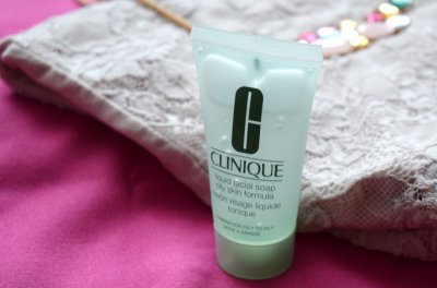 kosmetyki zele pianki do oczyszczania twarzy clinique