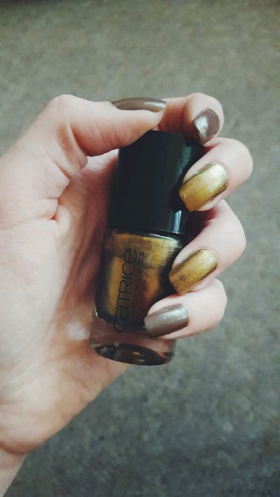 kosmetyki lakiery do paznokci catrice