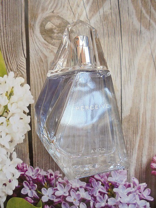 kosmetyki perfumy avon