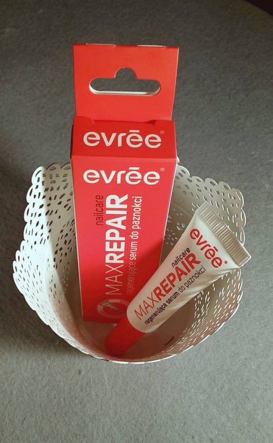 Evree regenerujące serum do paznokci