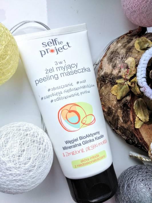 Selfie Project Żel, peeling i maseczka do twarzy, 3w1, Myjący, Węgiel BioAktywny, Mineralna glinka kaolin & zmielone pestki moreli