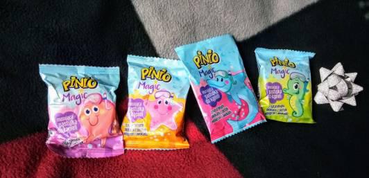 Pinio Musująca pastylka do kąpieli, z naturalnymi olejkami z pestek winogron i awokado